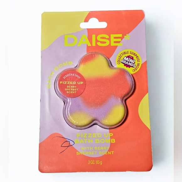 Daise Other - ☘️3/$15☘️ Daise - Fizzed Up Bath Bomb - Berry Sherbet Scent
